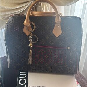 Like New Louis Vuitton Perforated Speedy 30/COA